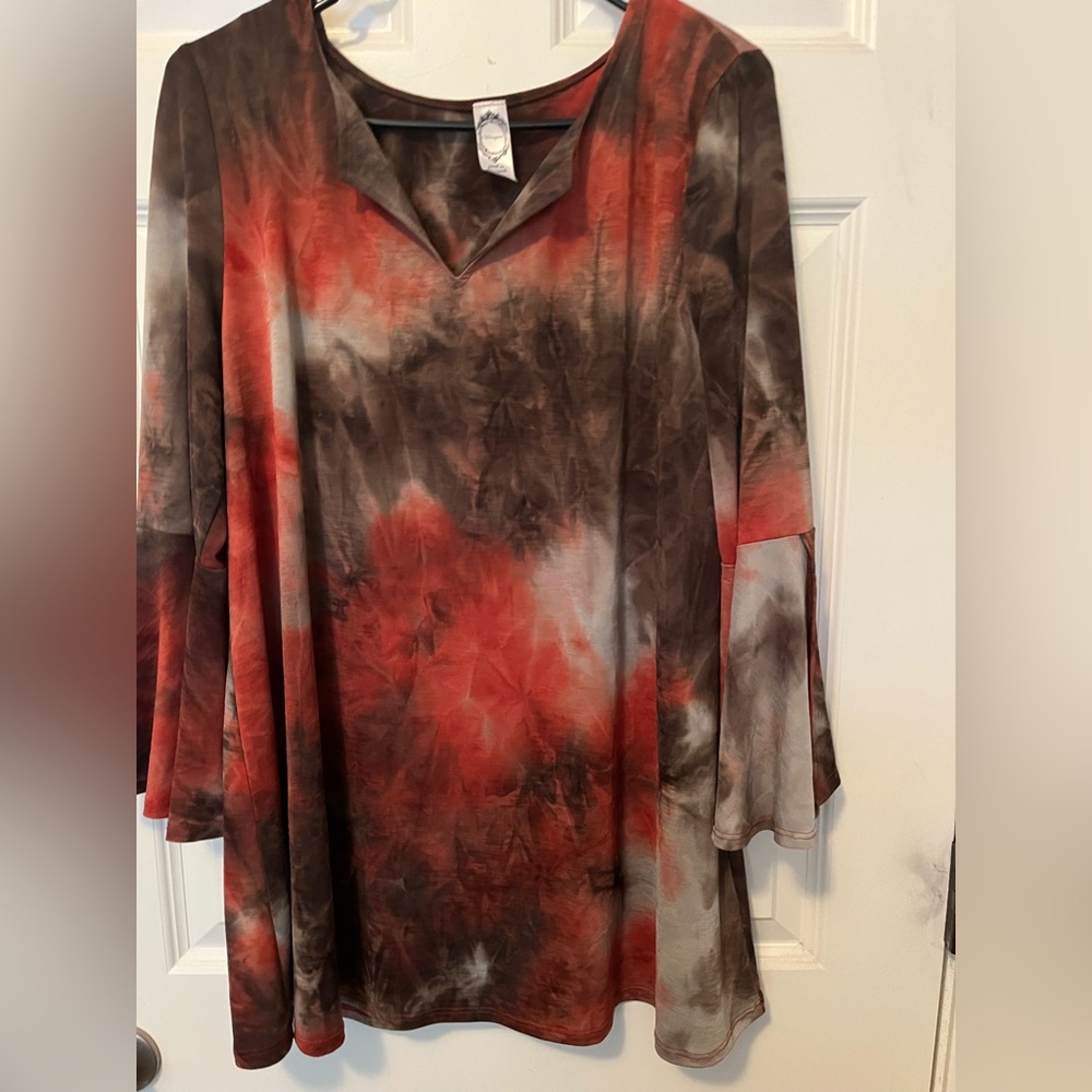 Honeyme top, Size: Large. Colors: Brown, Rust & Gray.